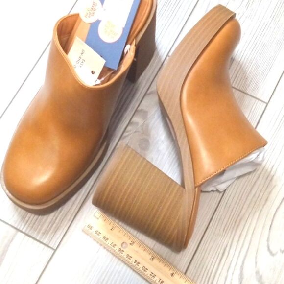 (61-3936)   Universal Thread Tess Sandals Size 10 - Picture 5 of 10